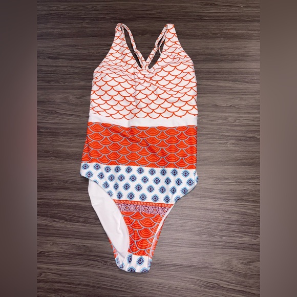 NWT- Cupshe World Geometric Print One piece Swimsuit Size Large - Picture 1 of 5